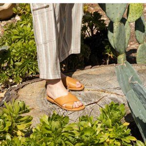 BC Footwear Good Vibrations Sandal (NEW IN BOX)